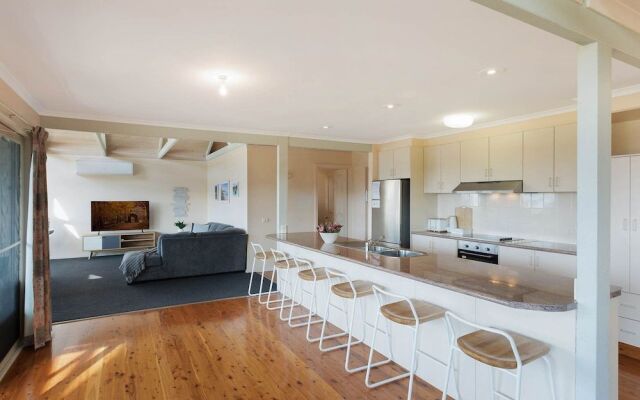 Pelican Lake Holiday House