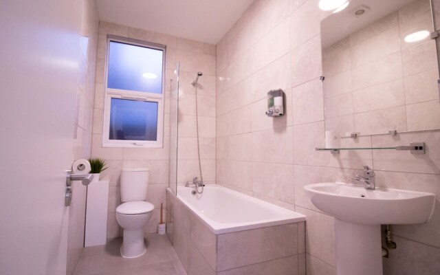 Everest Lodge Luxury Serviced Apartments - Farnborough