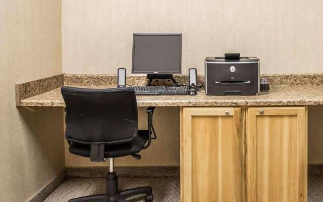 Rodeway Inn & Suites Salina South