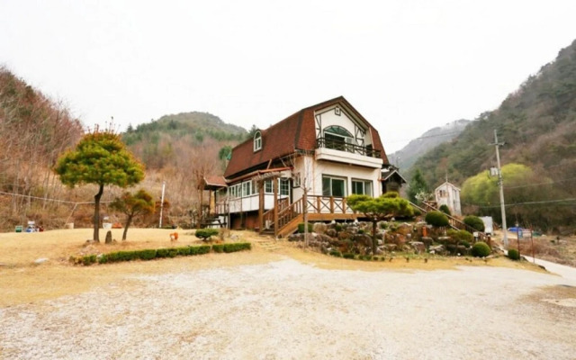 Wonju Chiaksan Juryeongol Pension