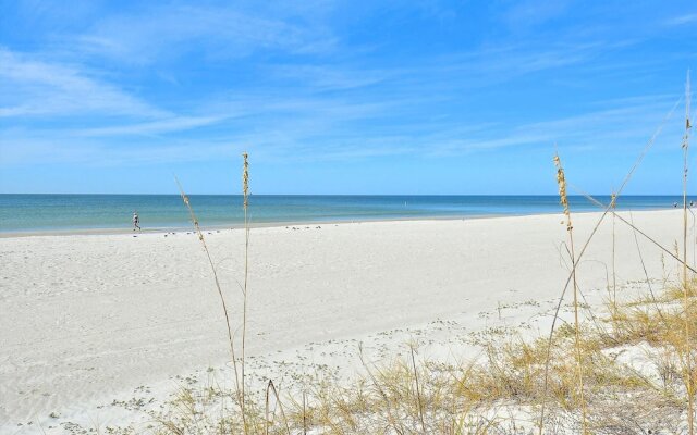 Sunset Villas 1 Beachfront/awesome Views/pool/bbq