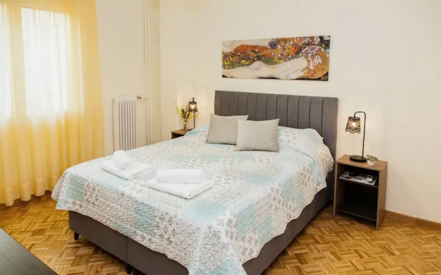 Restfull Fully Renovated Apartment in Thisio
