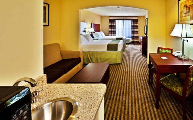 HOLIDAY INN EXP STES PERRY by IHG