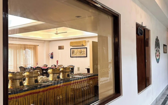 lhaki Hotel