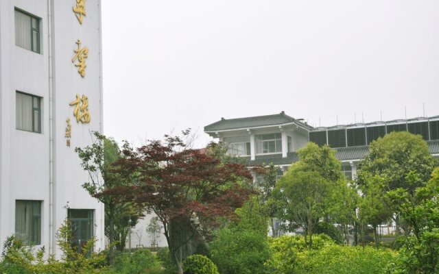 Yunquan Mountain Villa