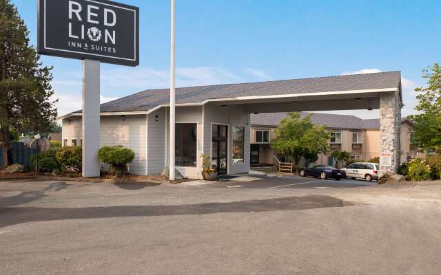 Red Lion Inn & Suites Grants Pass