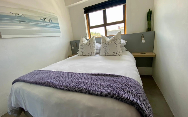 Stay On Main Plett - Contemporary 2-Bedroom Apartment