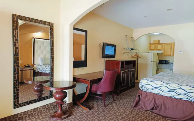 Capital O Deluxe Inn Channelview Houston I-10