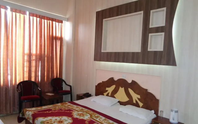 Goroomgo Hotel Ishan Katra