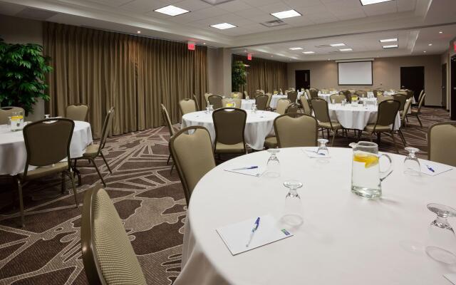 Holiday Inn Express New Liskeard