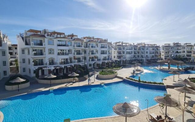 Amazing 5 Bedroom Villa with Private Swimming pool