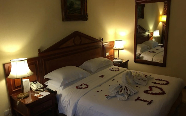 Serenada Golden Palace - Boutique Hotel