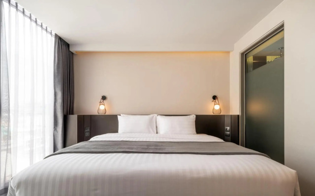 Seekers Finders Rama IV Hotel, SureStay Collection by BW