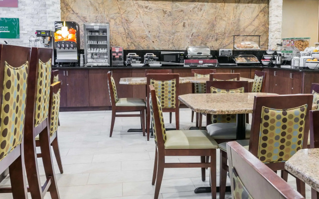 Comfort Inn Metro Airport