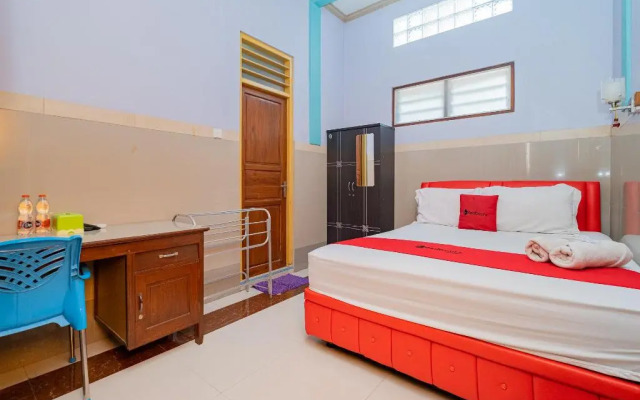 RedDoorz Syariah near Alun Alun Bojonegoro