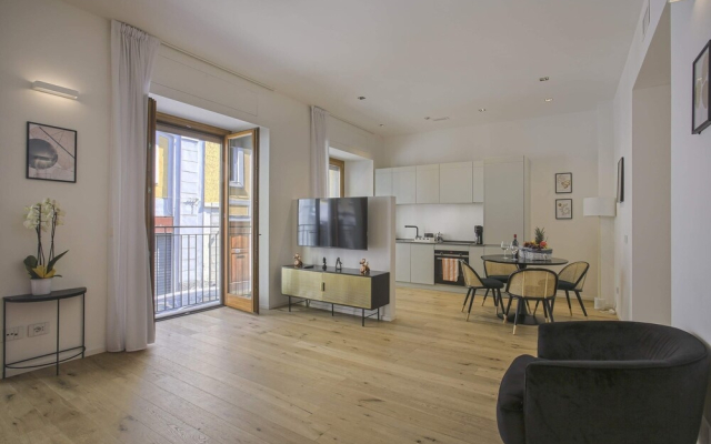 Milan Chic Luxury Apartments-hosted by Sweetstay