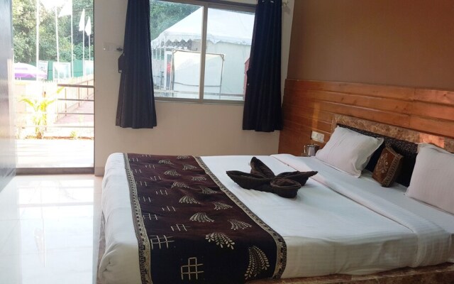 OYO 75800 The Royal Mini Resort