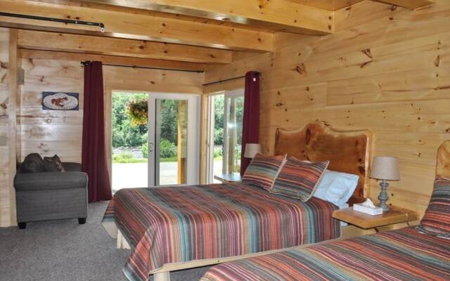 Hawks Nest Lodge And Restaurant