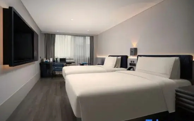 Atour Light Hotel (Shanghai Wujiaochang Sanmen Road Metro Station)