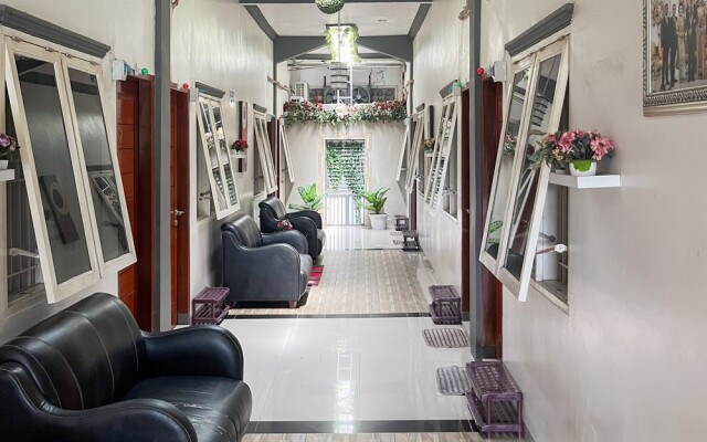 RedDoorz near Pantai Pandan Sibolga 2