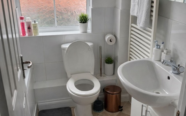 Sleeps8-familyfriendly-freeparking-30mintoheathrow
