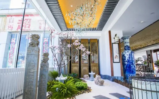 Great Wall Holiday Hotel