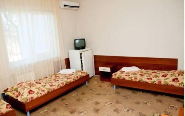 Yunost Hotel