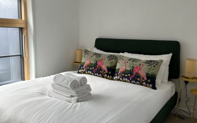 Ideal Bristol Getaway - 3 bed Harbourside Home