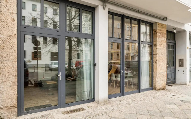 Stylish New Cube Loft II by Berlin-Wall-Apartments
