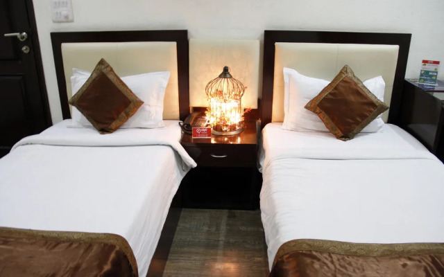 OYO Rooms Hauz Khas District Park