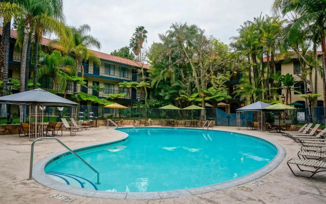 Vanllee Hotel and Suites
