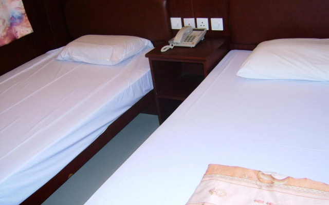 Lis Chain Hostel – Guest Rooms – Kowloon