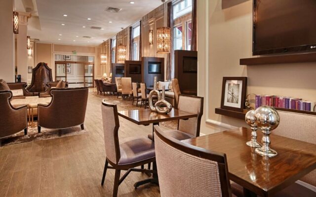 Hampton Inn & Suites Baltimore Inner Harbor