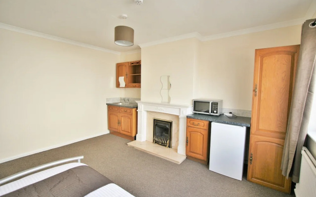 Central Studios Hatherley by Roomsbooked