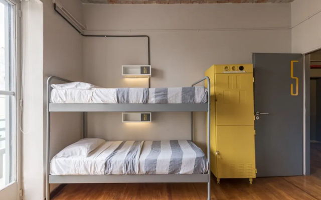Puerto Limon Hostel