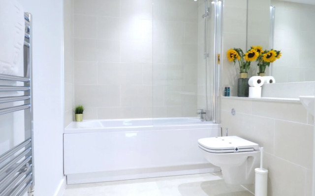 Tudors eSuite Grand Central Aparthotel