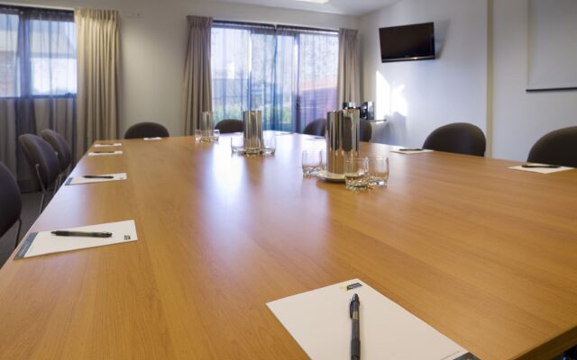 Quest Glen Waverley