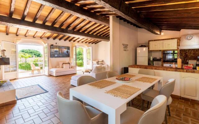 Magnifique Villa, Piscine,5BR à 5 min pied du club 55