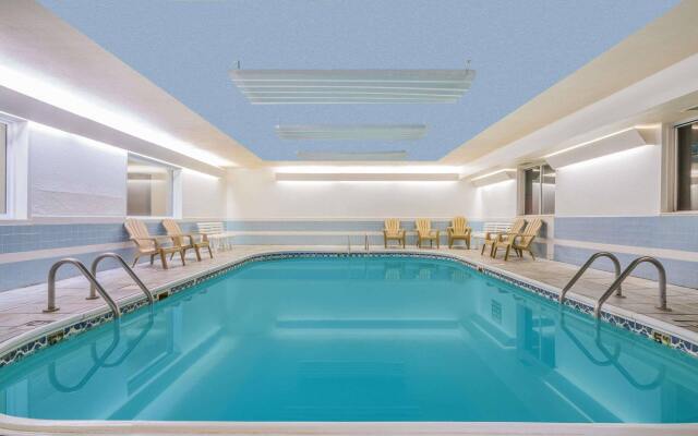 Howard Johnson Inn West Fargo