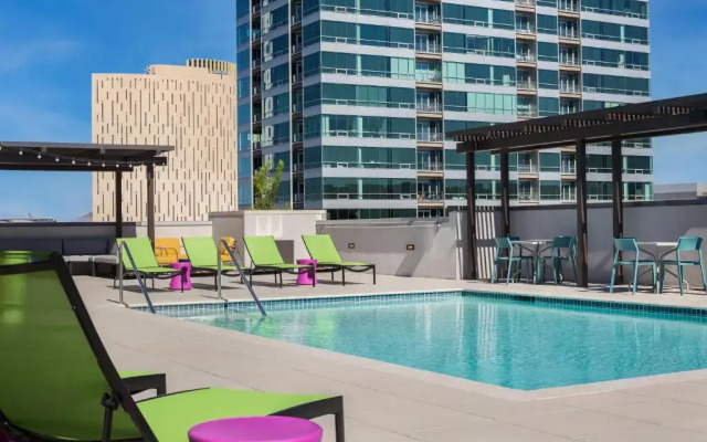 Tru By Hilton Phoenix Midtown