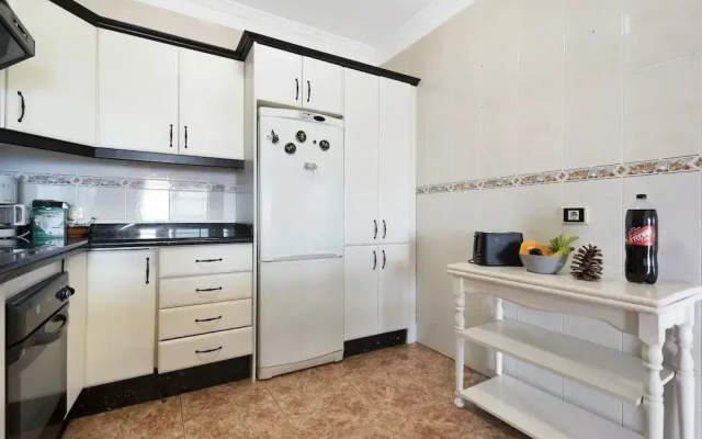 2-bed House Sleeps 4 With Free Parking