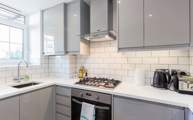 2 Bed Near Waterloo, Sleeps 6