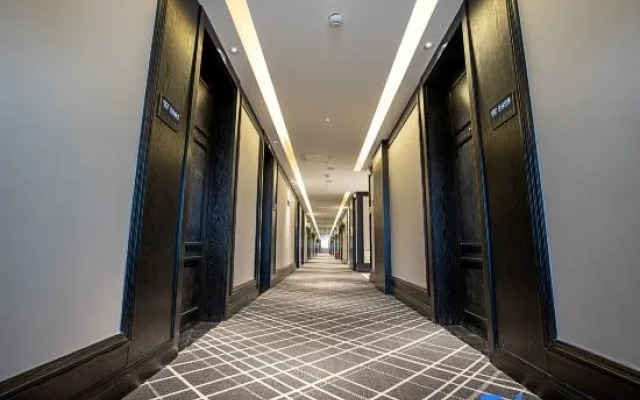 Xana Hotelle Hotel (Zhumadian Gaotie Xizhan)