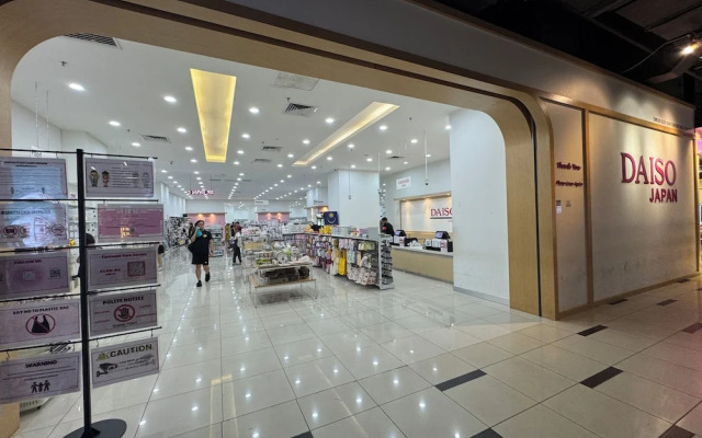 JB City Shopping Mall Apartment