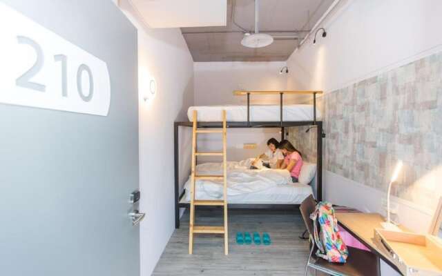Houze Hostel