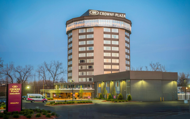 Crowne Plaza Saddle Brook, an IHG Hotel