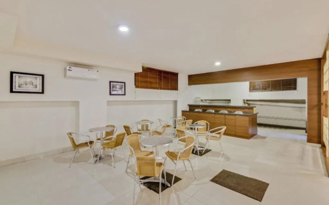 The Grand Continent by OYO Rooms