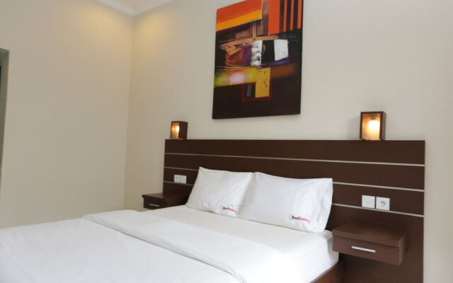 RedDoorz @ Mahendradatta Selatan