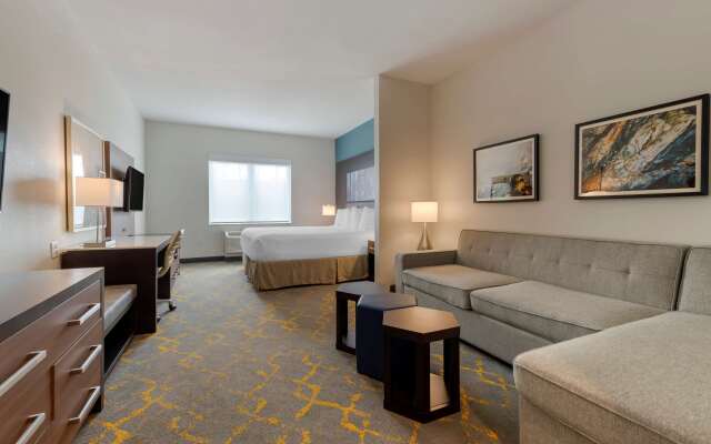 Best Western Plus Isanti