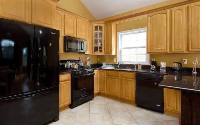 Bright, Spacious House!